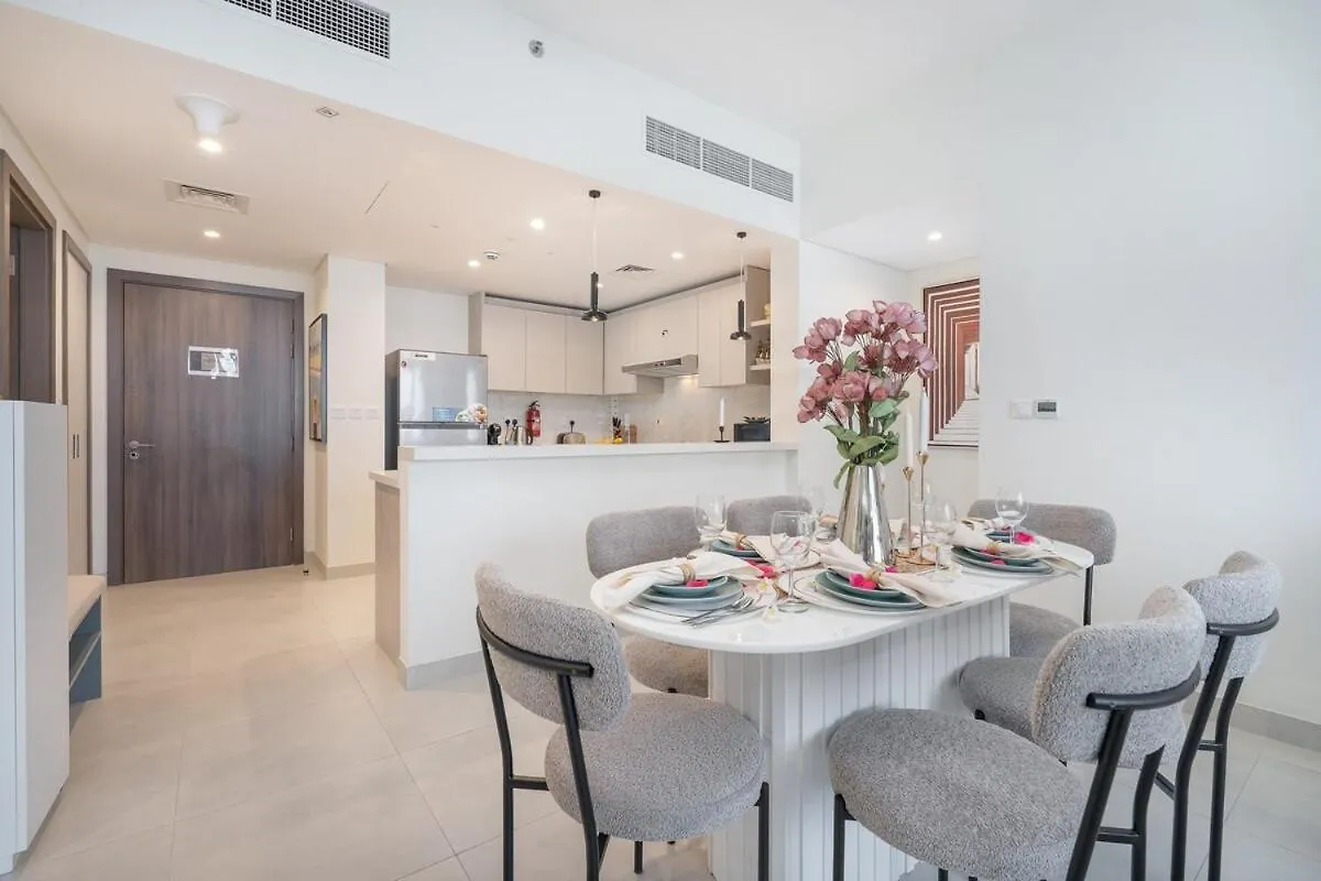 Vogue Al Wasl 1 Residence East 17Th Floor With Balcony View Of Zabeel Park And Dubai Frame, Walkable To Dubai Metro, Near Sheikh Zayed Road & Dubai World Trade Centre