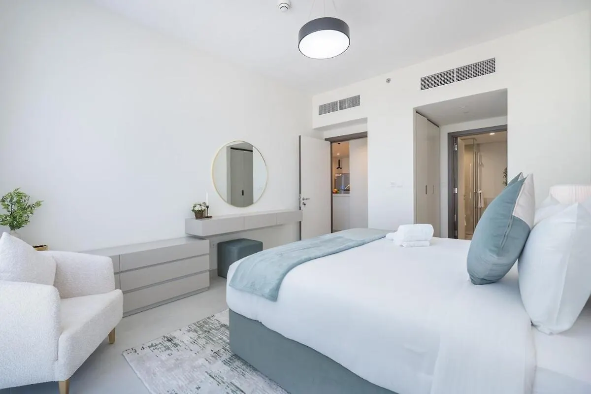 Vogue Al Wasl 1 Residence East 17Th Floor With Balcony View Of Zabeel Park And Dubai Frame, Walkable To Dubai Metro, Near Sheikh Zayed Road & Dubai World Trade Centre Apartment